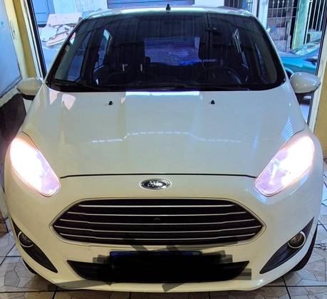FORD FIESTA 1.6 SE HATCH 16V FLEX 4P POWERSHIFT FORD FIESTA 1.6 SE HATCH 16V FLEX 4P POWERSHIFT
